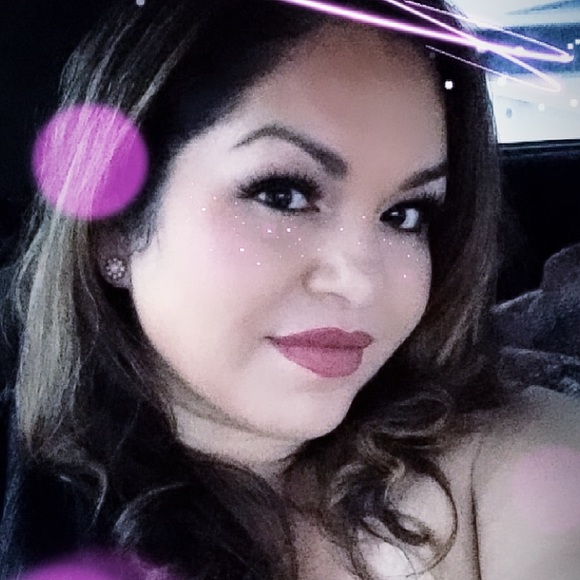 Meet your Posher, Cindy - Picture 2 of 4